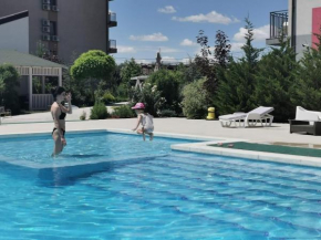 Sangria Luxury Family